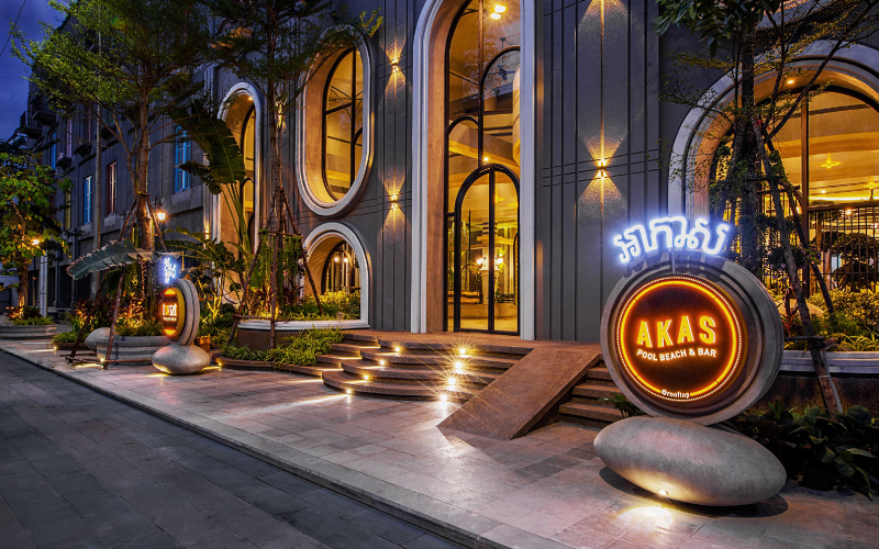Akas-Pool Beach & Bar